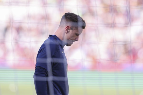 小散配资 世体：弗里克带队进行了新一次训练，而特尔施特根仍继续单独训练